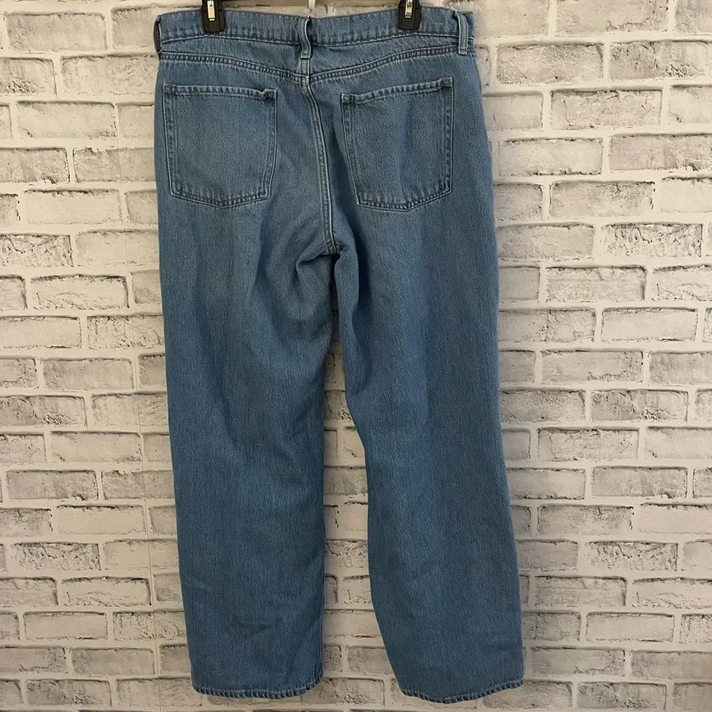 Women’s Old Navy mid rise straight jeans medium wash size 12